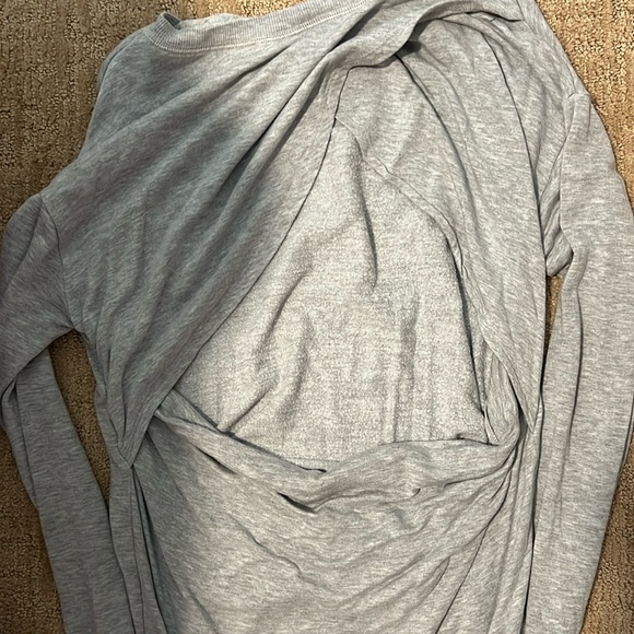 Beyond Yoga open back sweatshirt - Picture 2 of 4